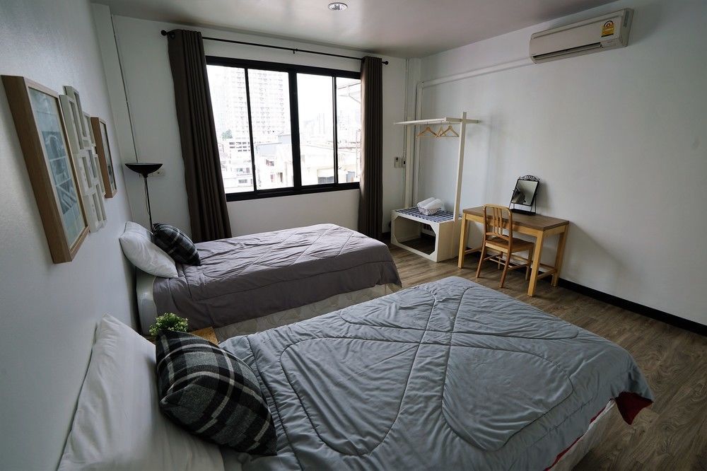 T Hostel @ Rama4 Bangkok Exterior photo